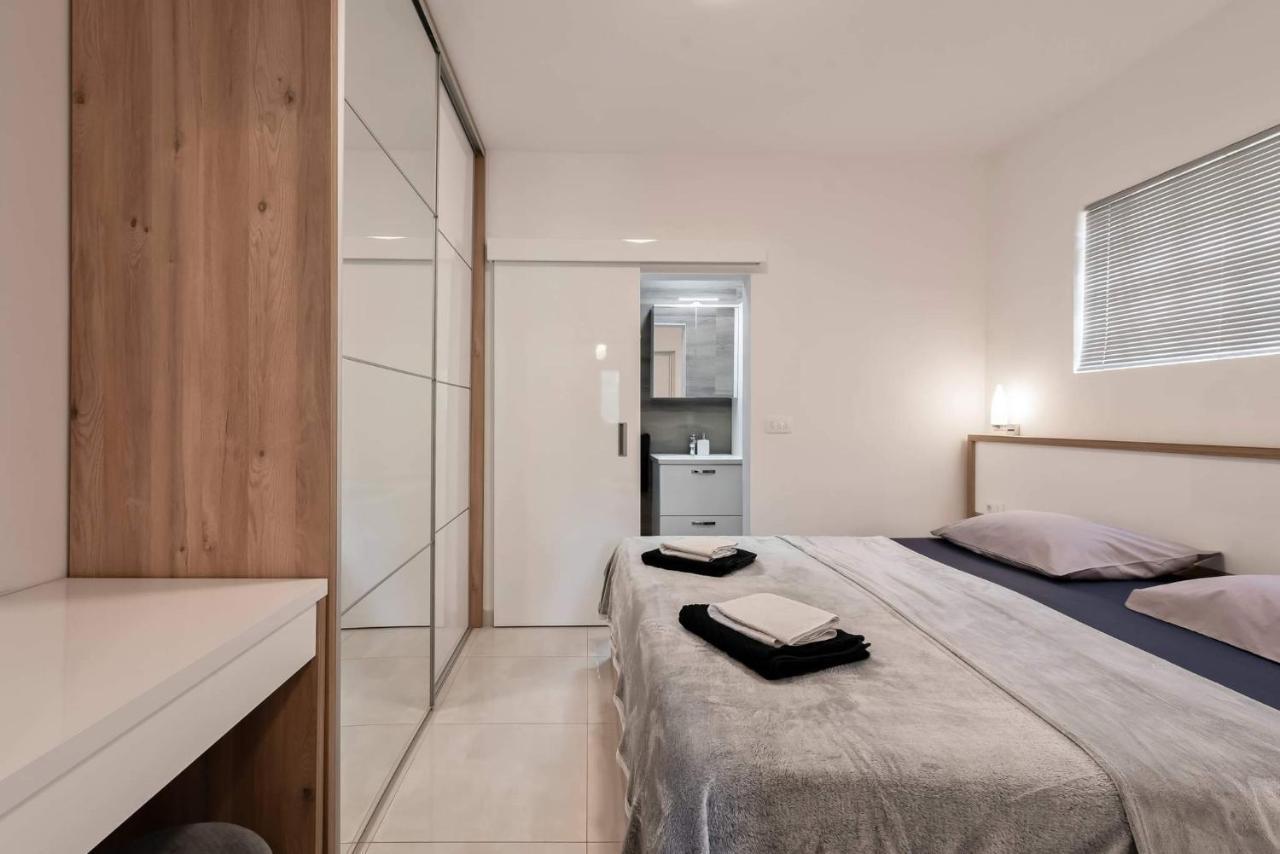 Apartment White Pearl Ražanac Extérieur photo
